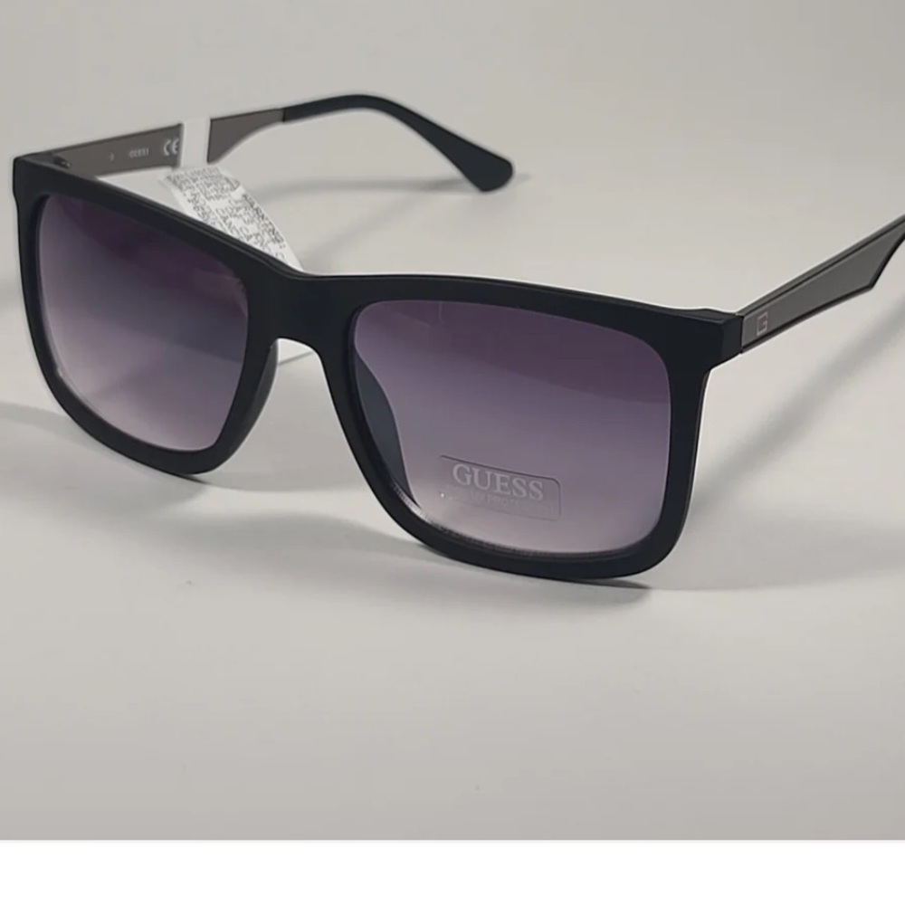 Guess Factory  GF0171 Sunglasses matte black / gradient smoke